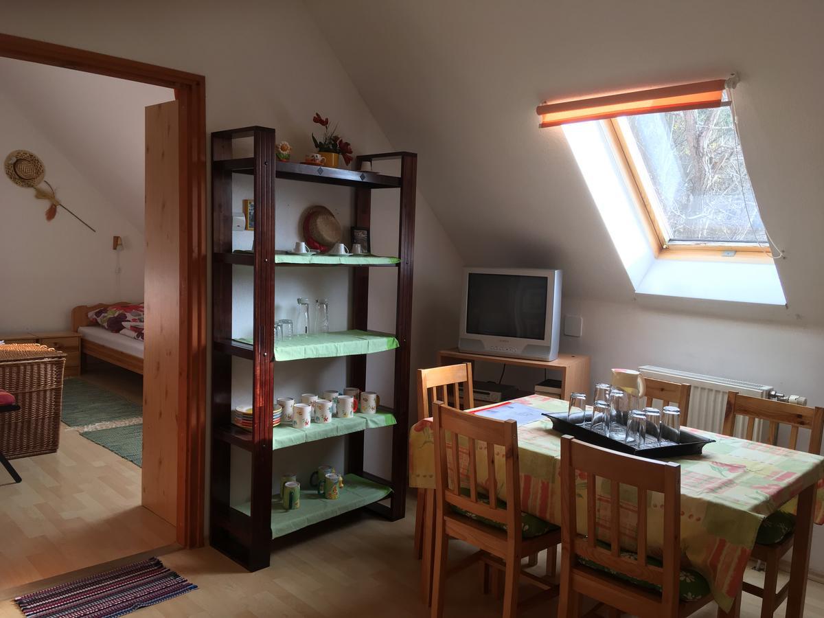Bakonyi Apartmanhaz Eplény Eksteriør billede